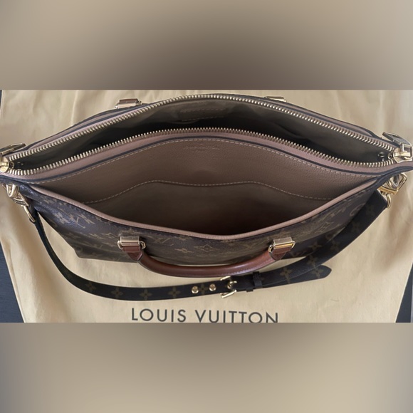 LV Louis Vuitton Monogram Pallas MM bag in caffe latte MINT CONDITION - Picture 4 of 13